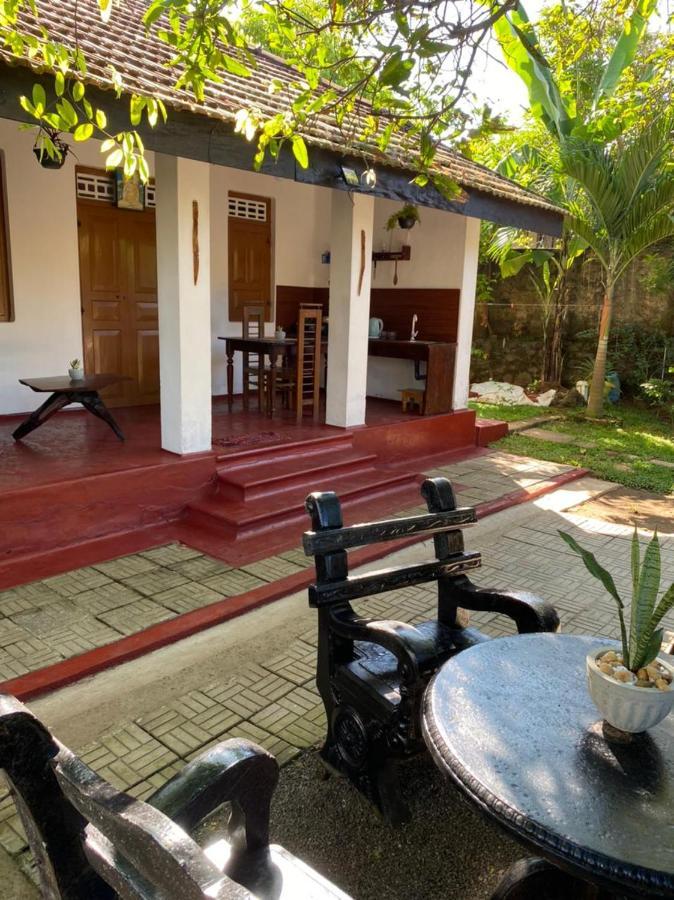 Ami Place Rooms With Kitchen Hikkaduwa Exterior foto