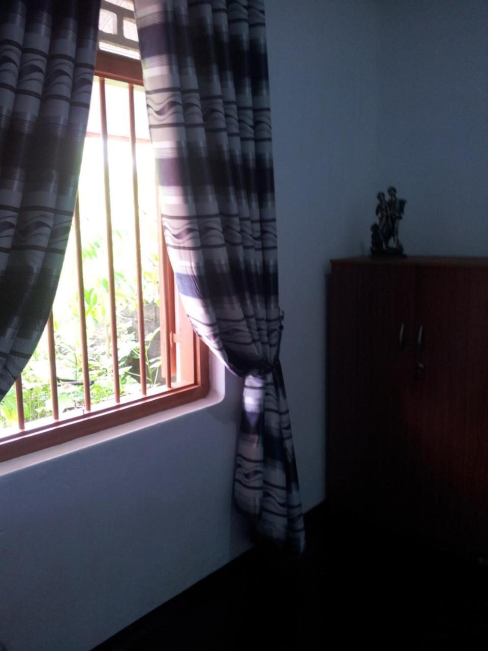 Ami Place Rooms With Kitchen Hikkaduwa Exterior foto