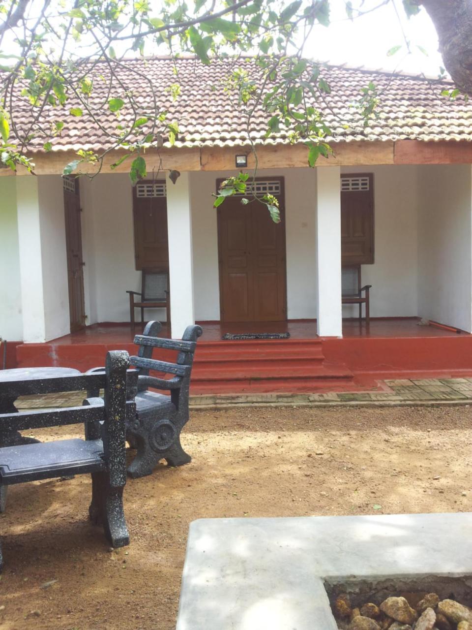 Ami Place Rooms With Kitchen Hikkaduwa Exterior foto