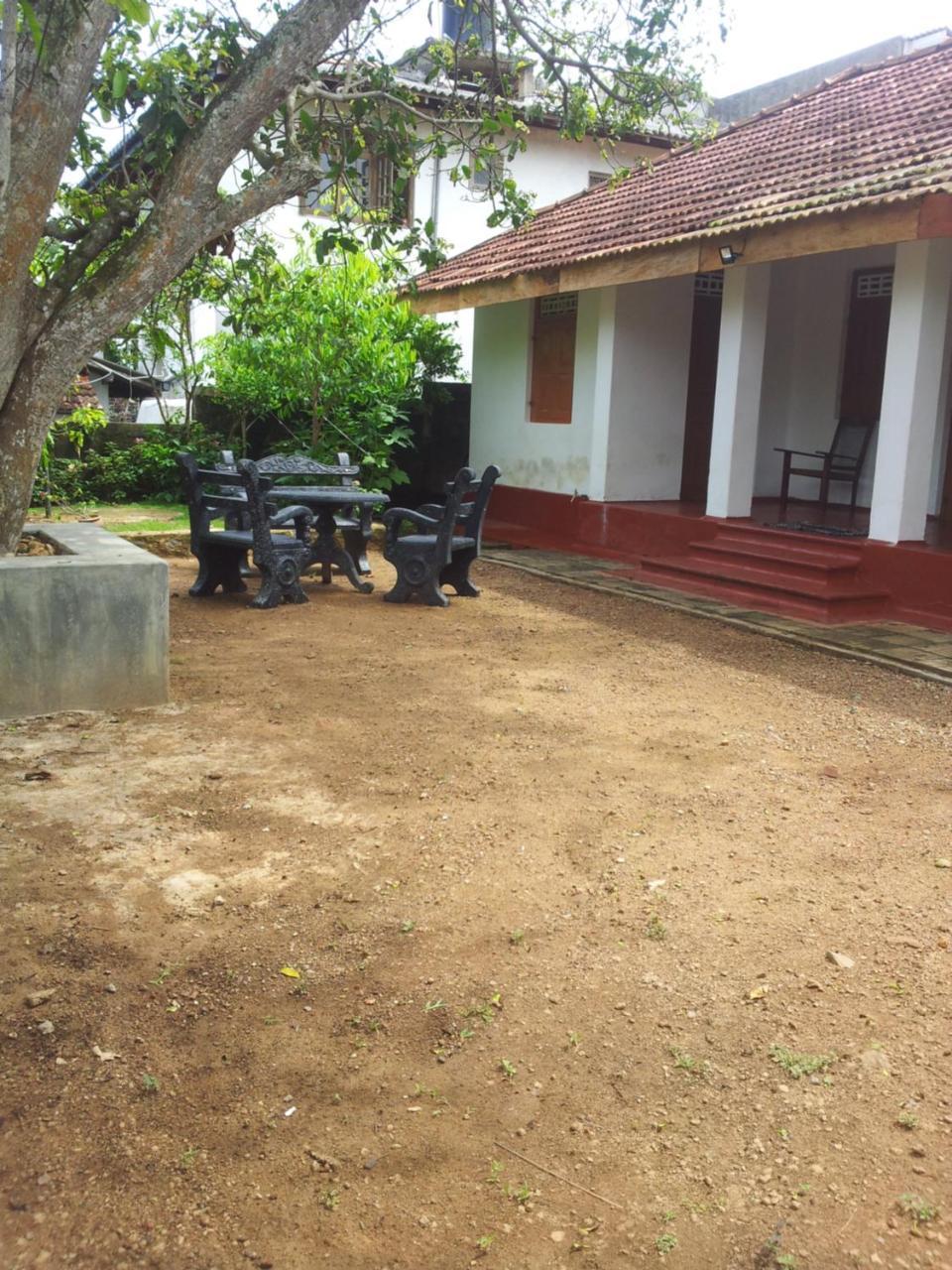 Ami Place Rooms With Kitchen Hikkaduwa Exterior foto