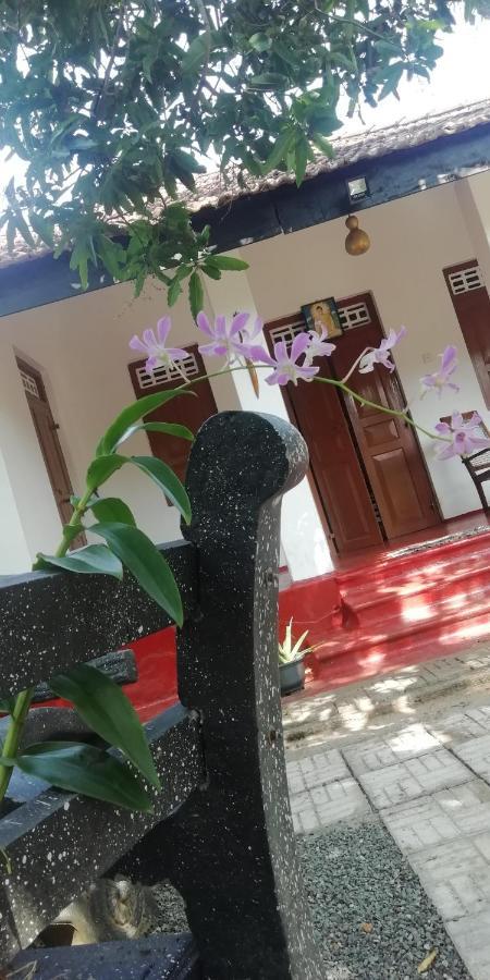 Ami Place Rooms With Kitchen Hikkaduwa Exterior foto